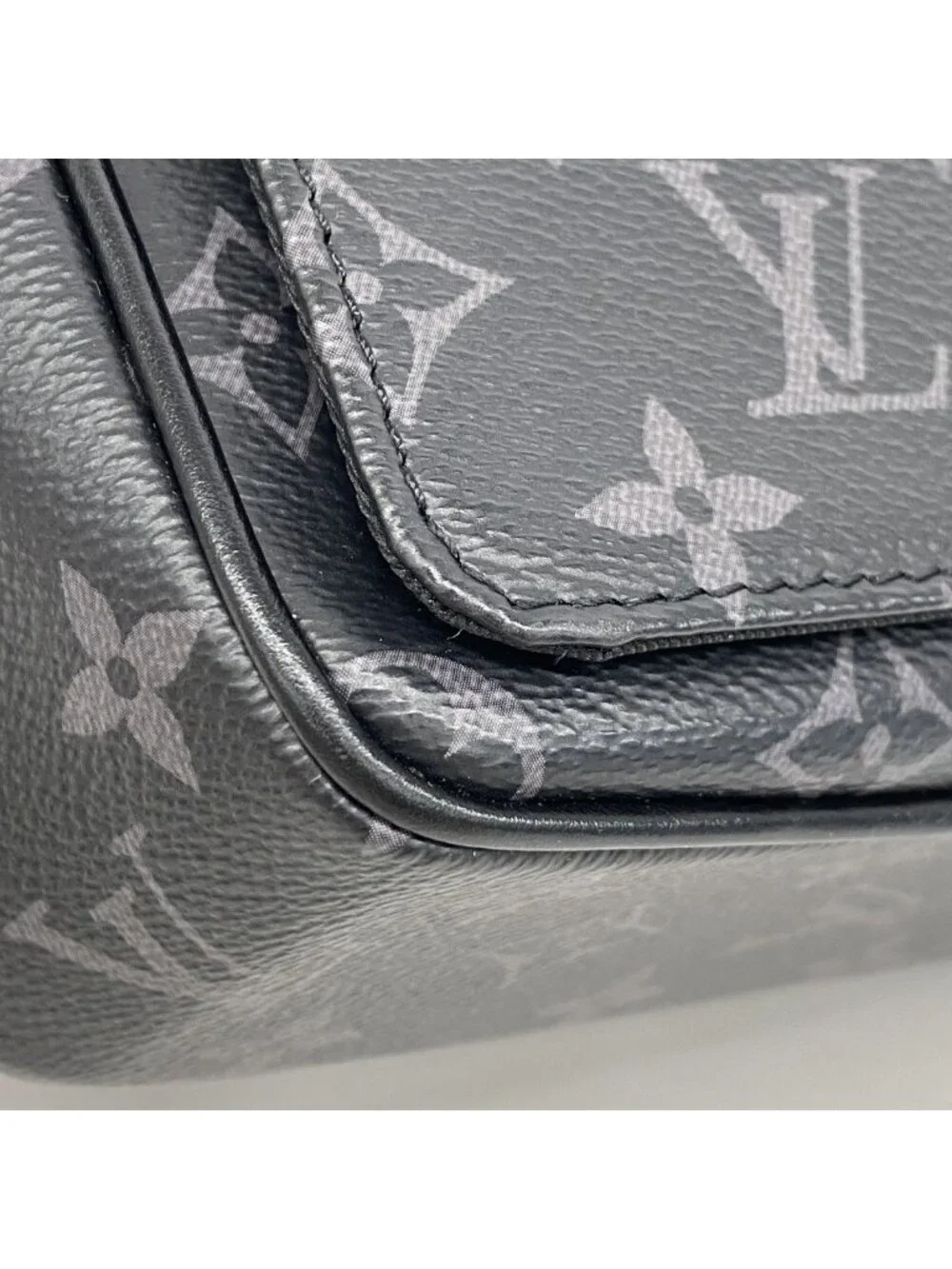 Louis Vuitton Shoulder Bag Monogram Eclipse District Black